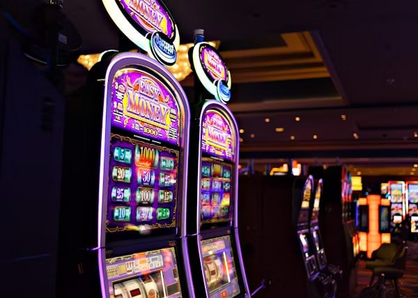 royal77 App ထဲမှ Slots Casino Sportsbook ဂိမ်းများ