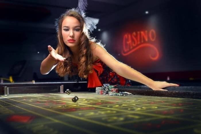 Royal77 ဂိမ်းလော်ဘီ — Live Casino နှင့် Slots ဂိမ်းများ